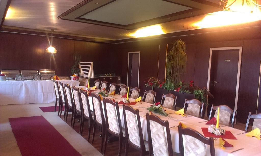 Mullers Hotel & Restaurant แอร์ฟวร์ท ภายนอก รูปภาพ